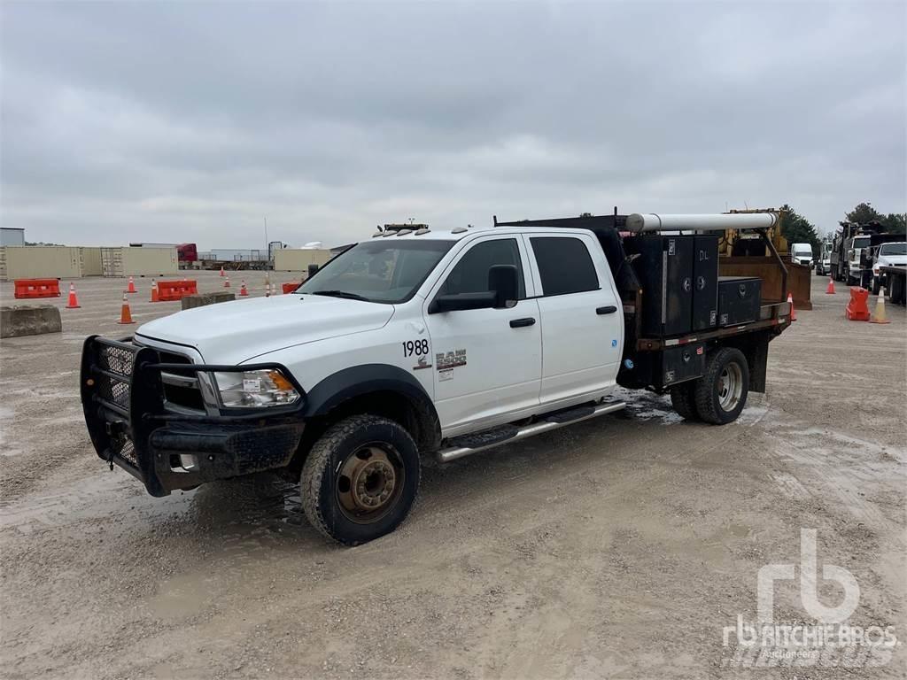 RAM 5500 平板栏板货车