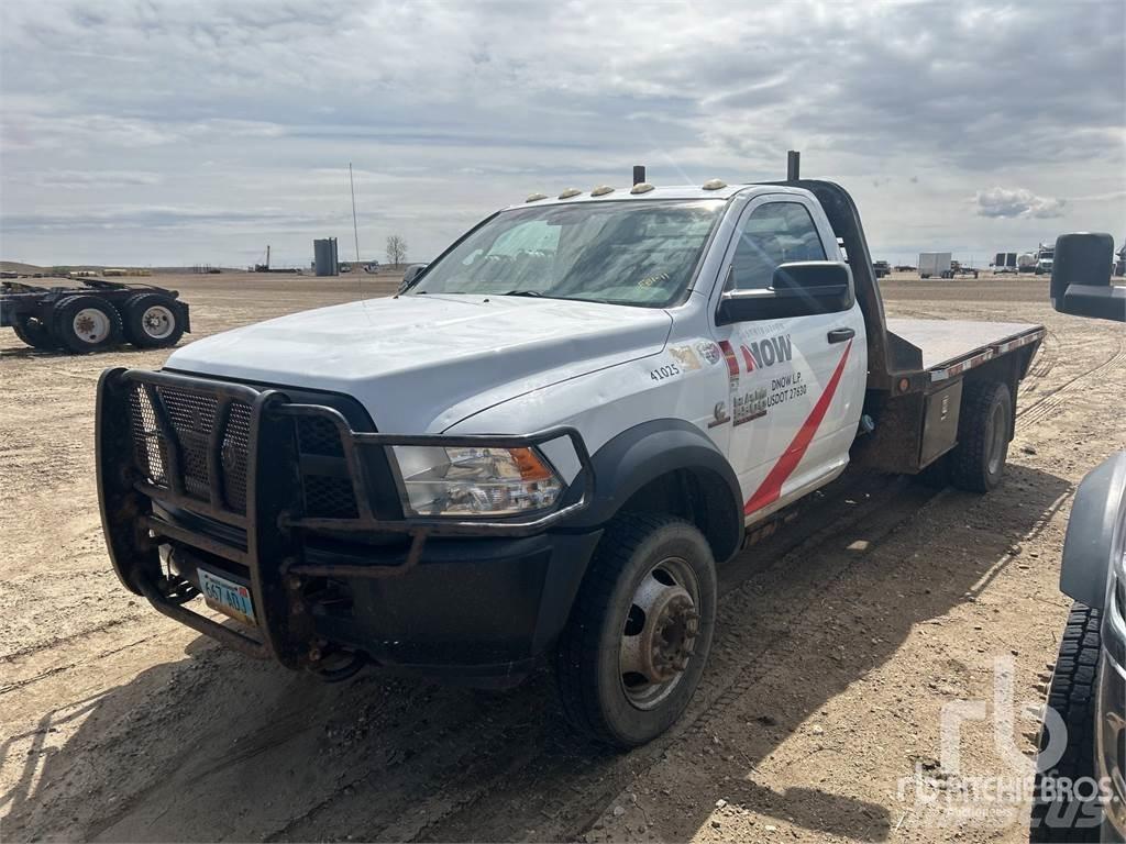 RAM 5500 平板栏板货车