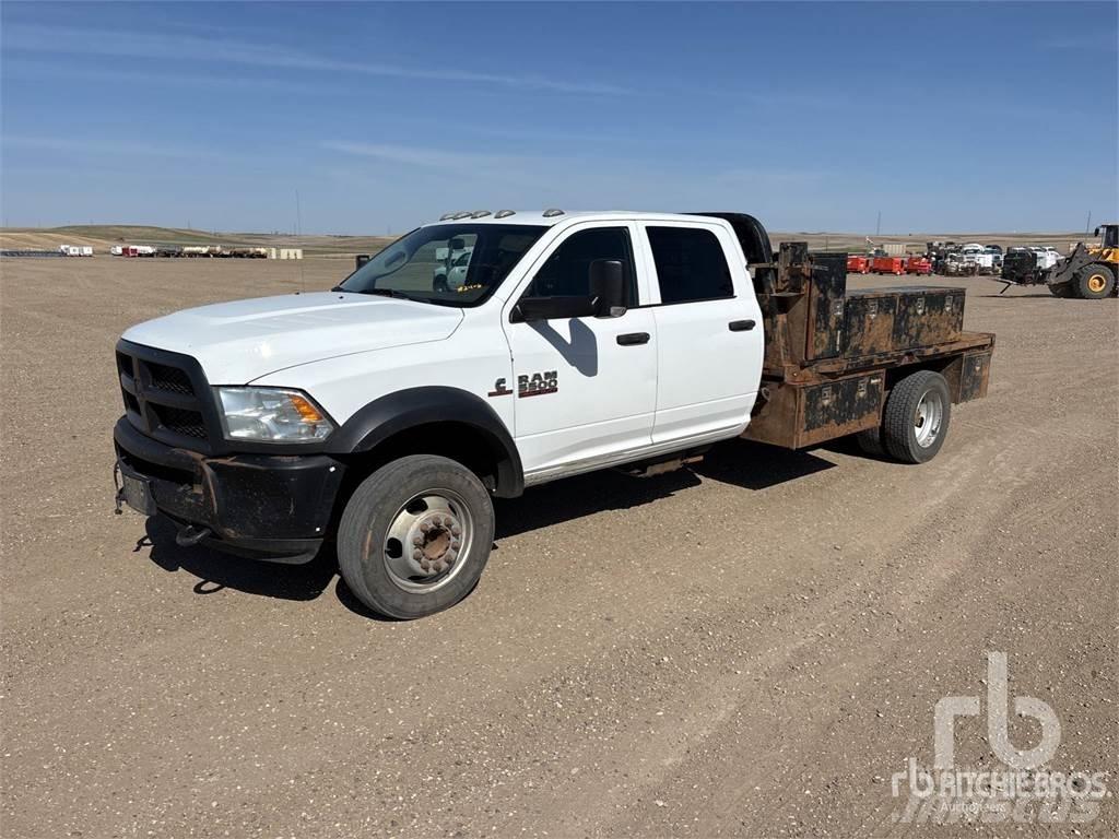 RAM 5500 平板栏板货车