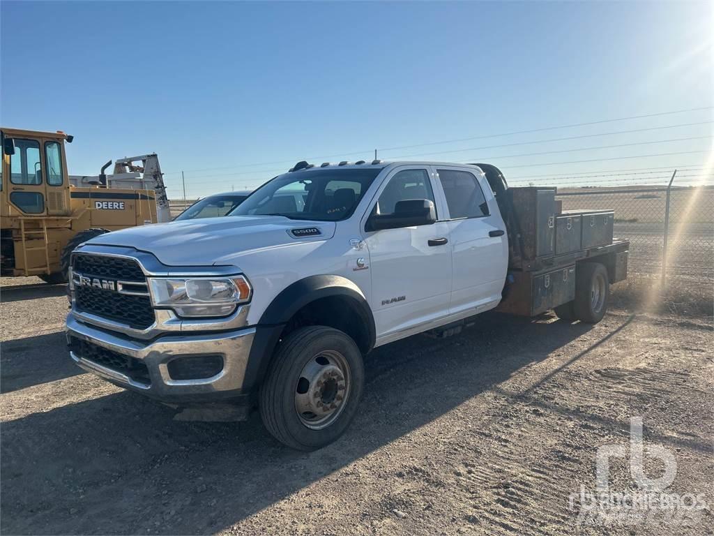 RAM 5500 平板栏板货车