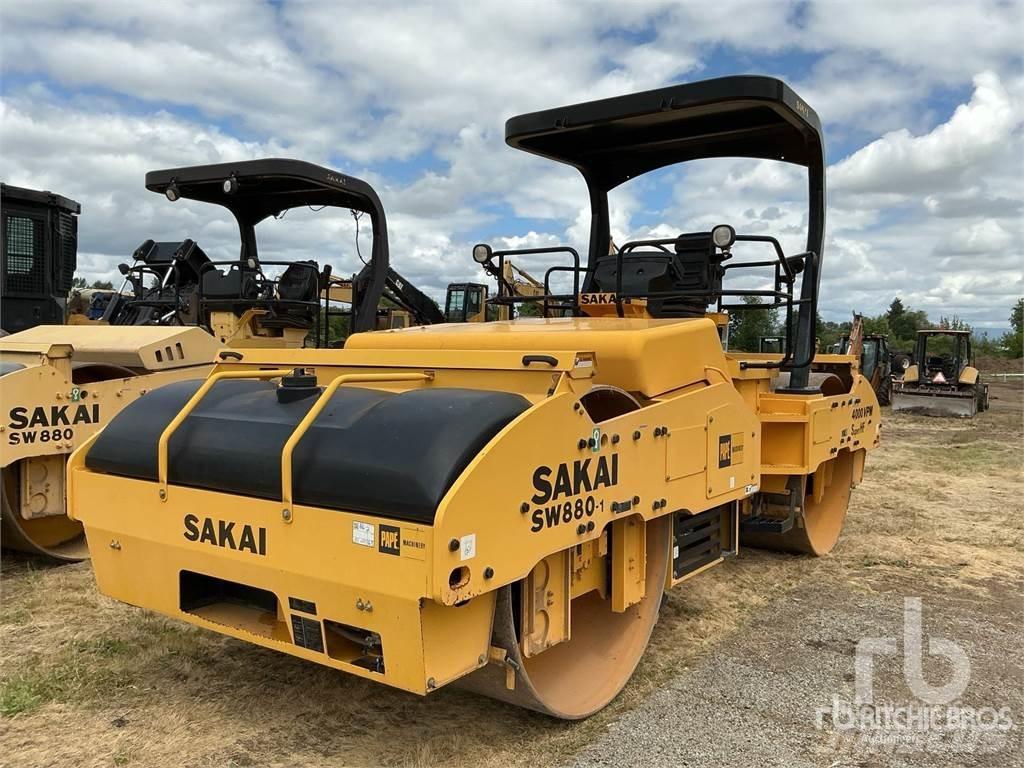 Sakai SW880 双轮压路机