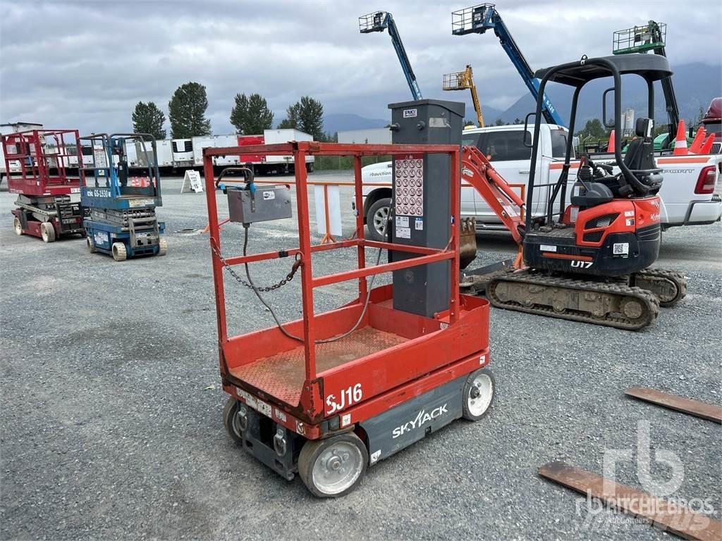SkyJack SJ16 剪叉式升降机