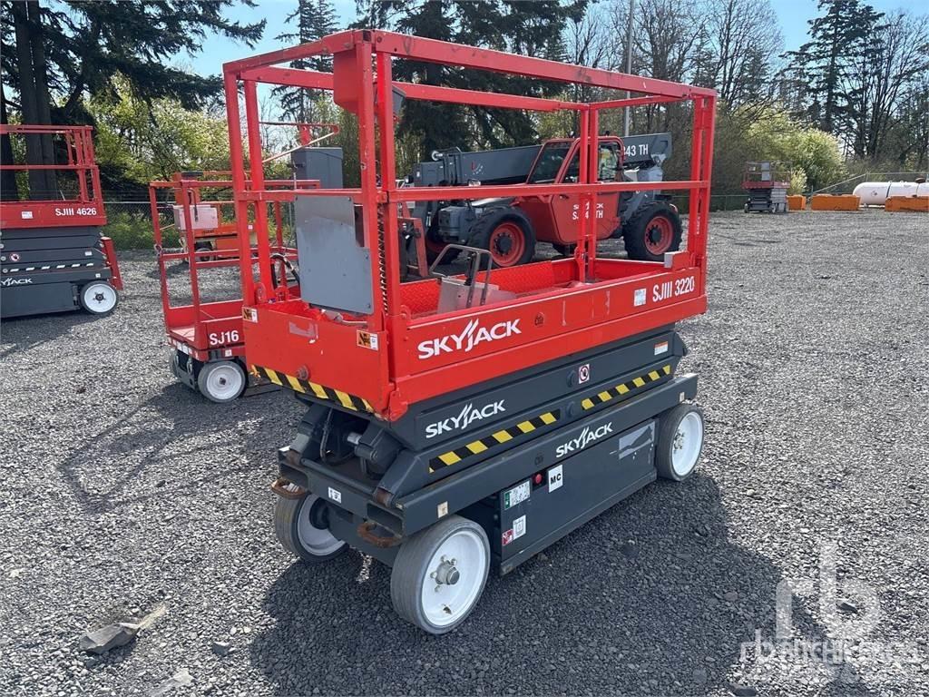 SkyJack SJ3220 剪叉式升降机
