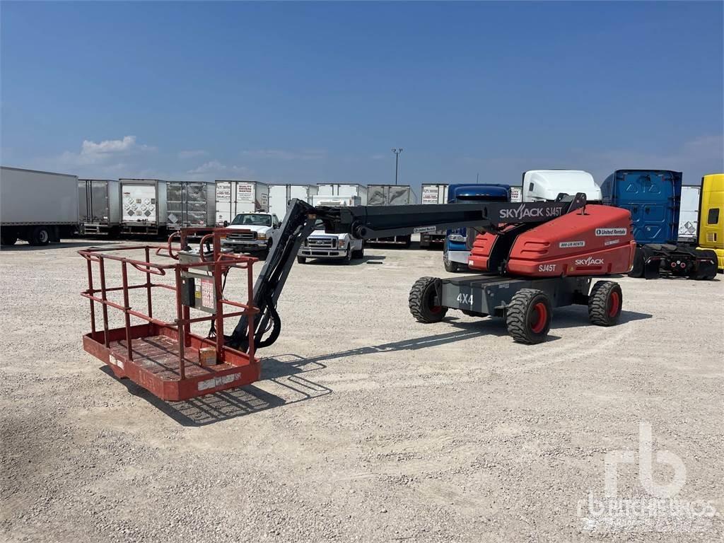 SkyJack SJ45T 曲臂高空工作平台