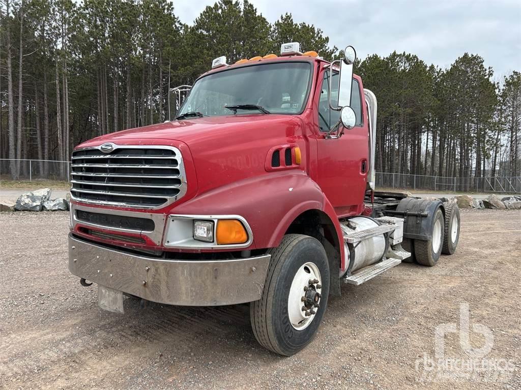 Sterling 6x4 牵引车