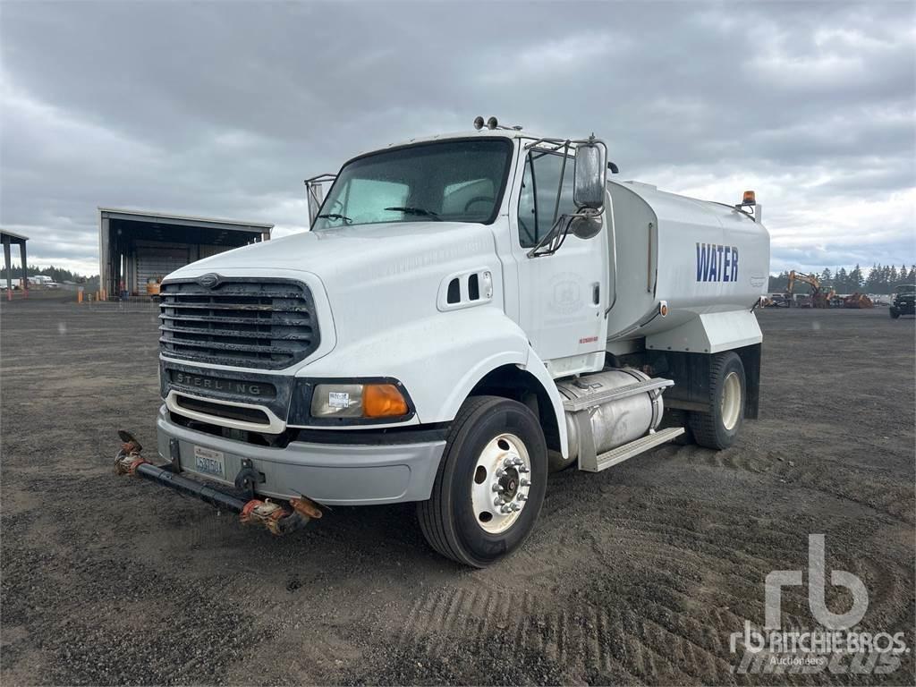 Sterling A9513 水罐车