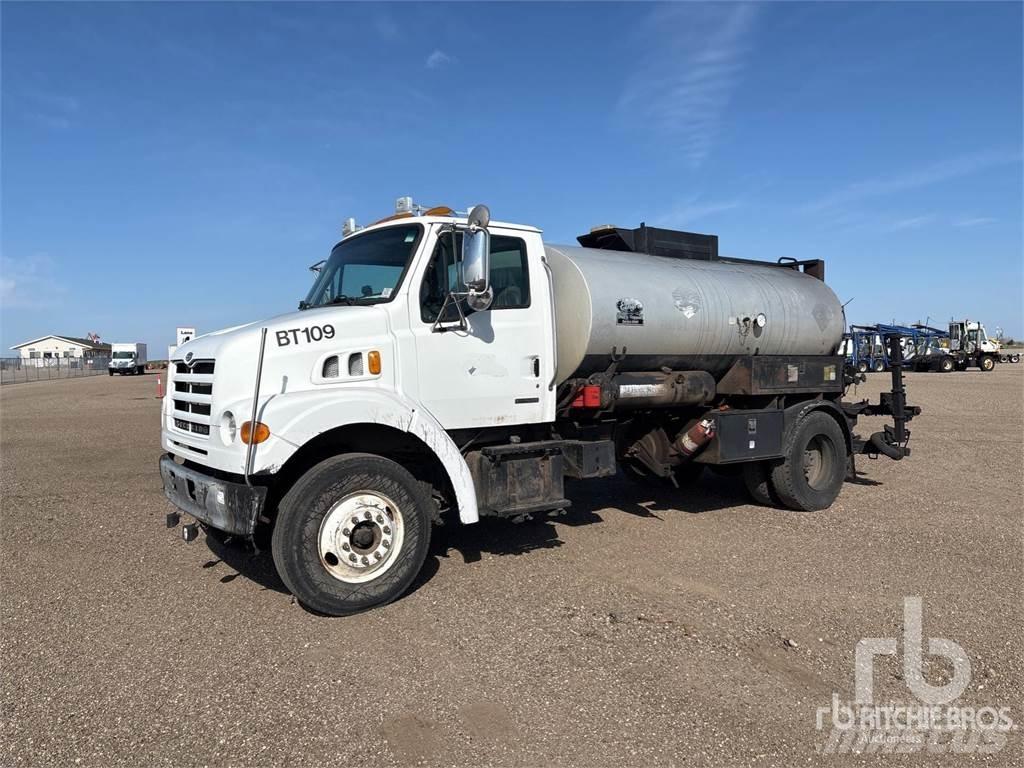 Sterling L7500 沥青喷洒机