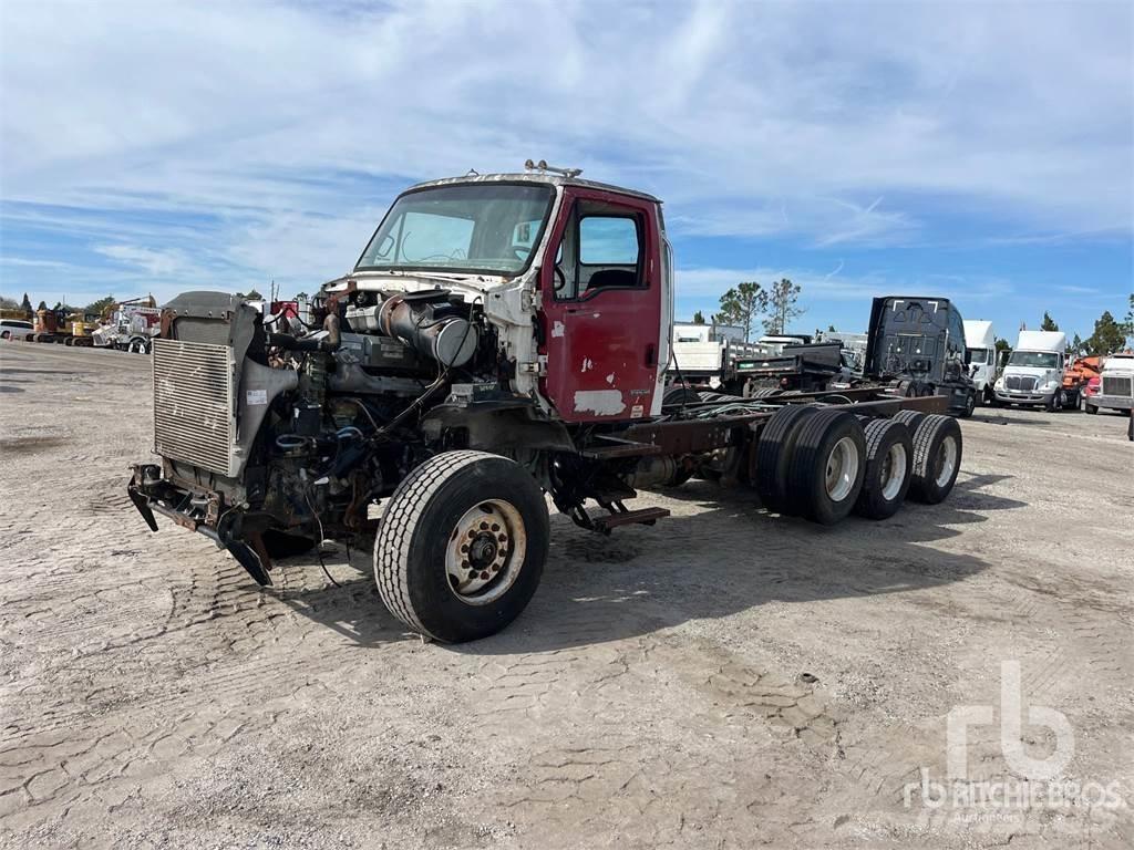Sterling L9500 平板车