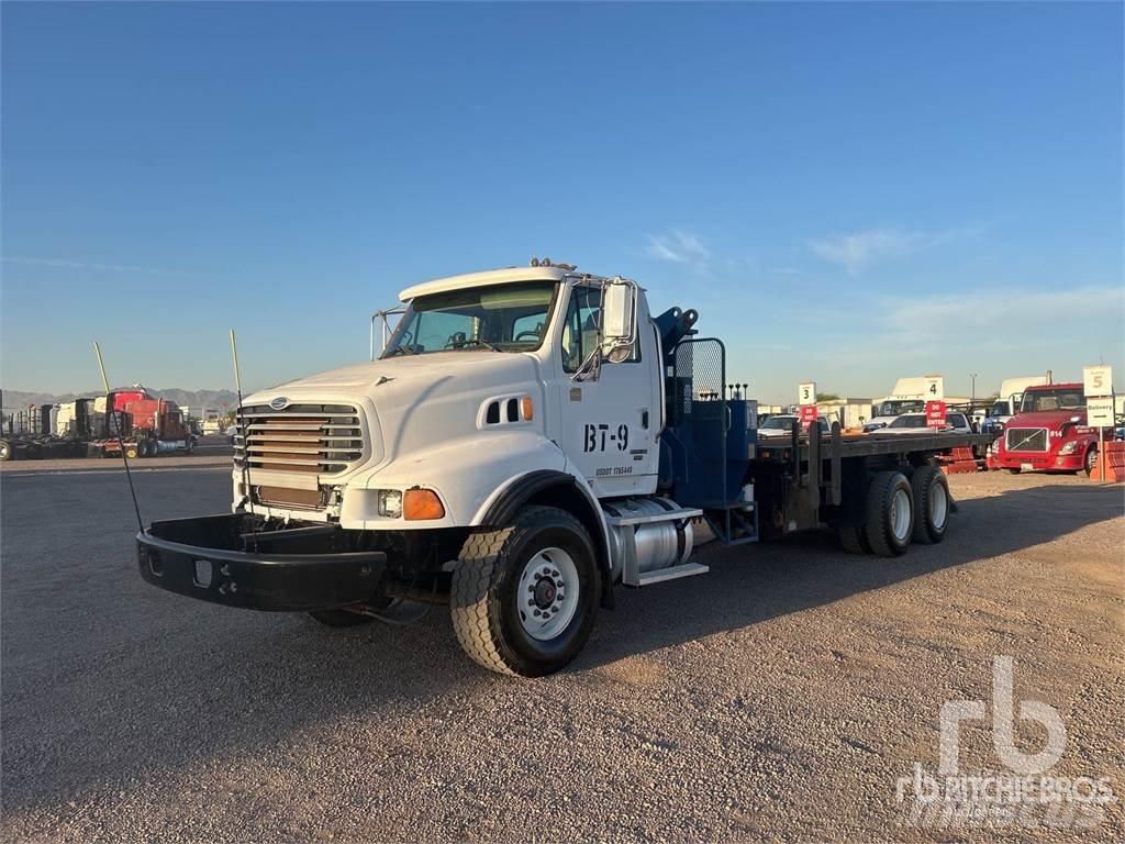 Sterling L9500 平板栏板货车