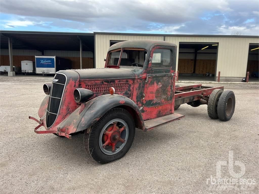  STUDEBAKER 4x2 油罐车