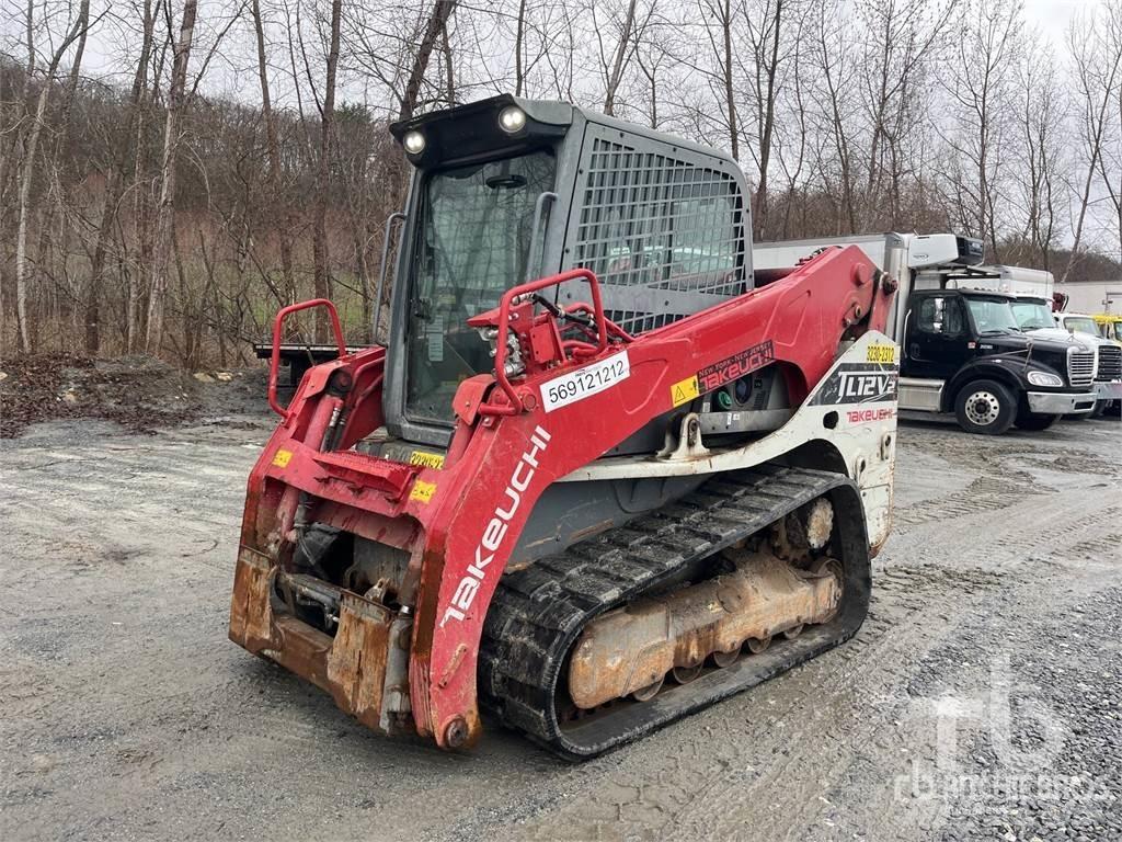 Takeuchi TL12V2 滑移装载机