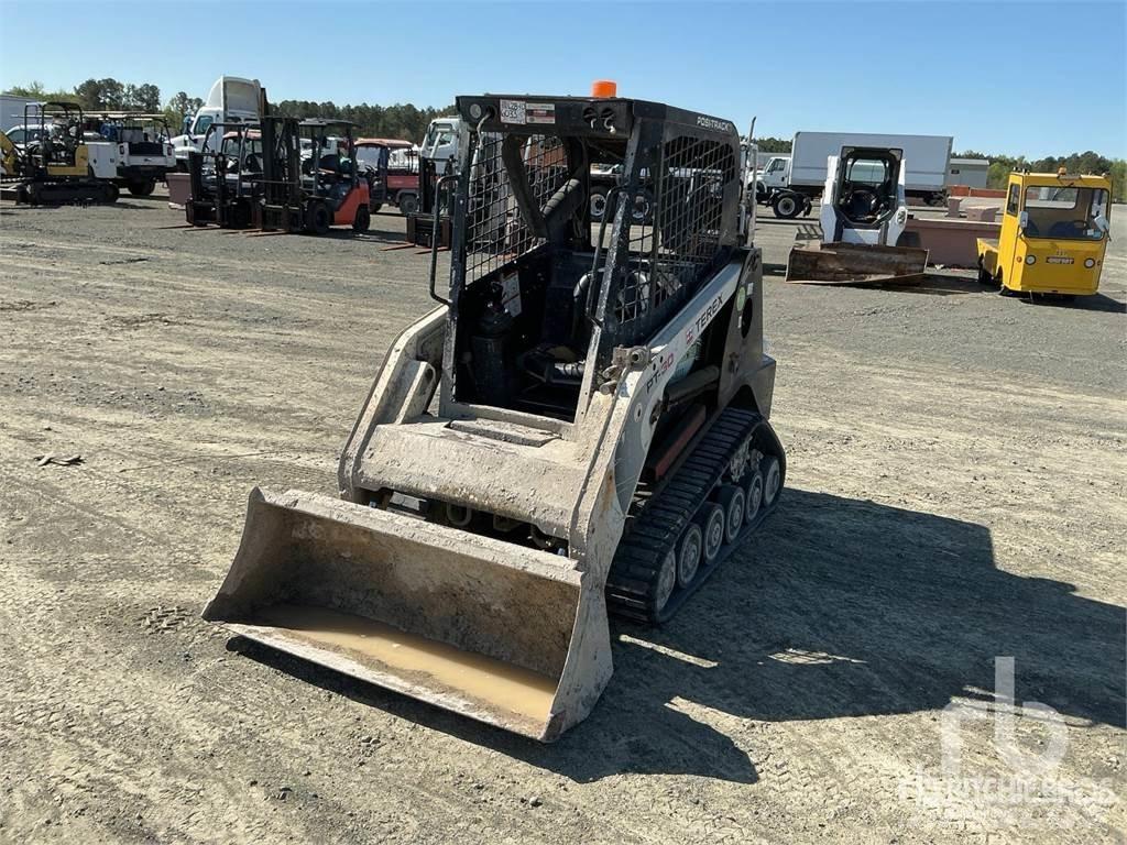 Terex PT30 滑移装载机