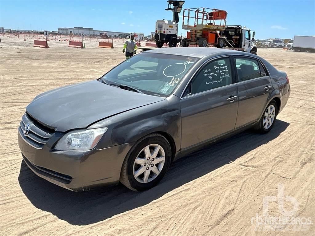 Toyota AVALON 汽车