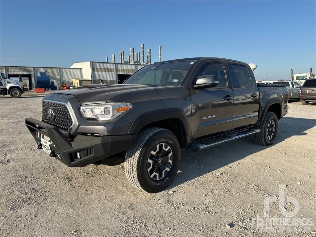 Toyota TACOMA 皮卡车