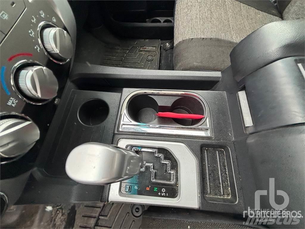 Toyota TUNDRA 皮卡车
