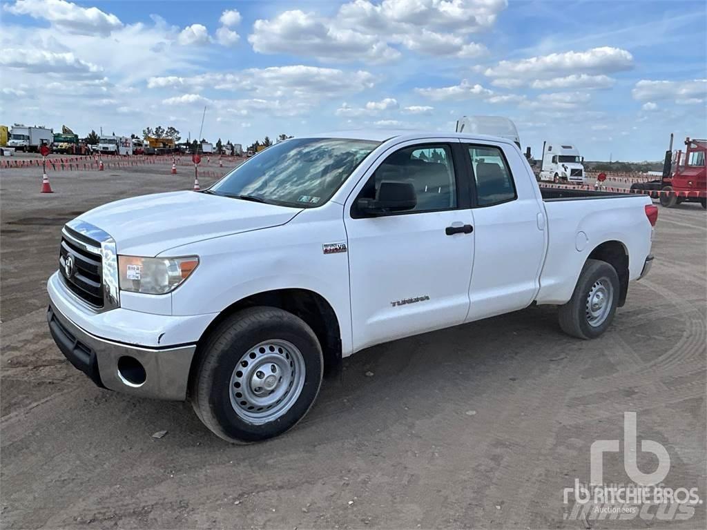Toyota TUNDRA 皮卡车