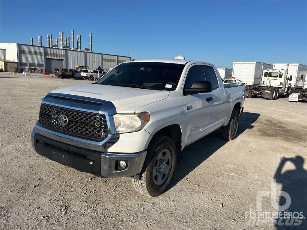 Toyota TUNDRA 皮卡车
