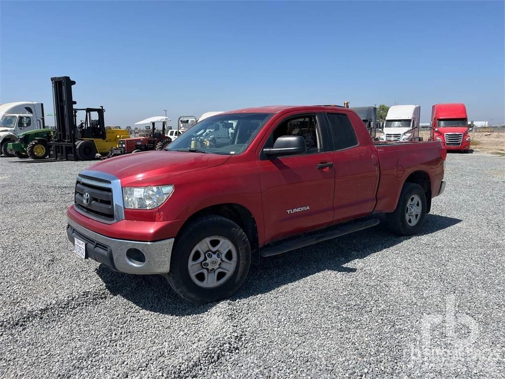 Toyota TUNDRA 皮卡车