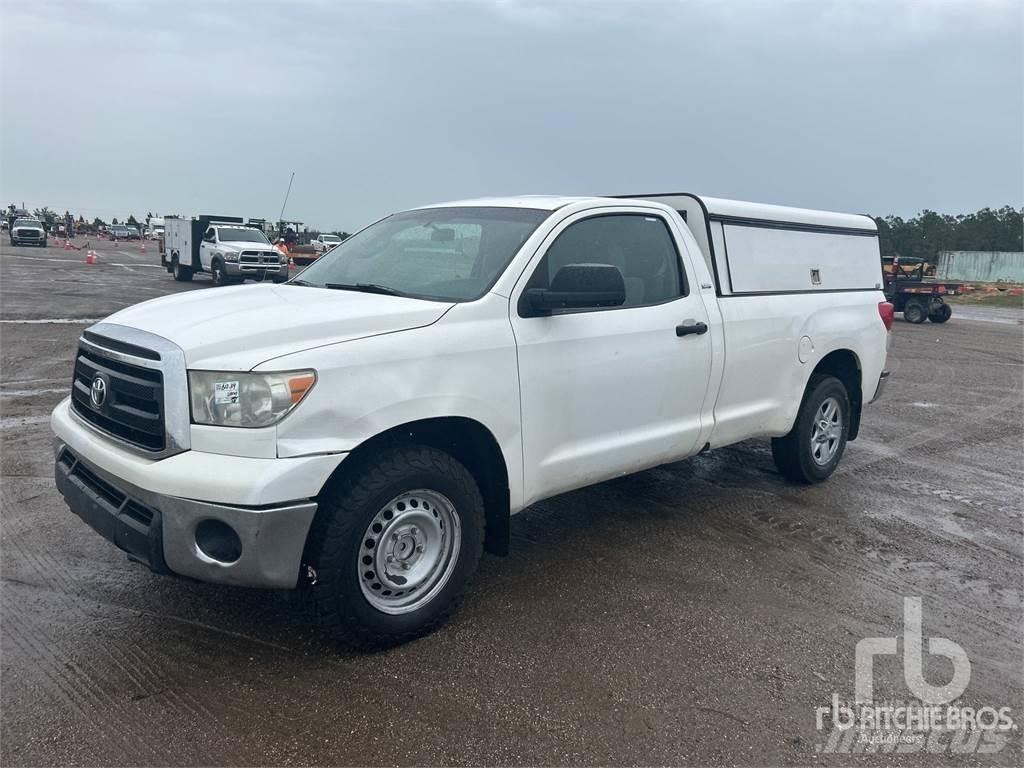 Toyota TUNDRA 皮卡车