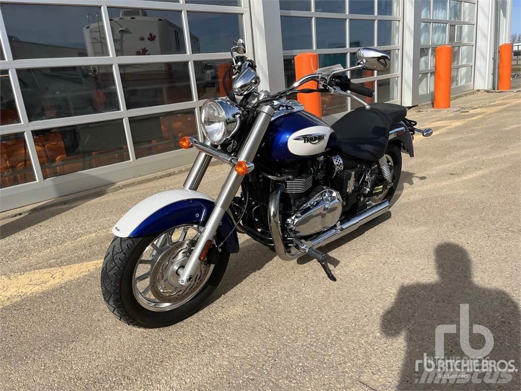 Triumph AMERICA 汽车