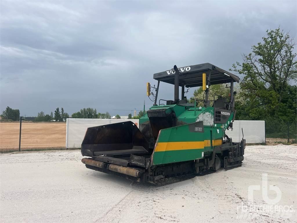 Volvo ABG7820 沥青摊铺机