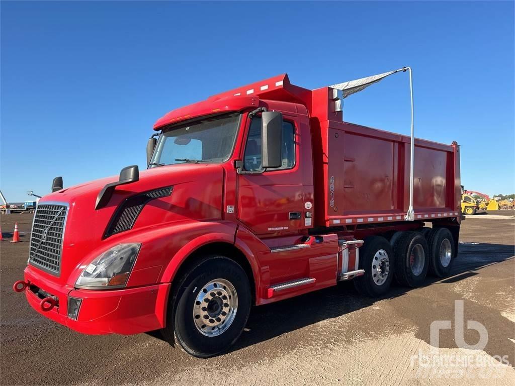 Volvo VNL300 自卸式货车