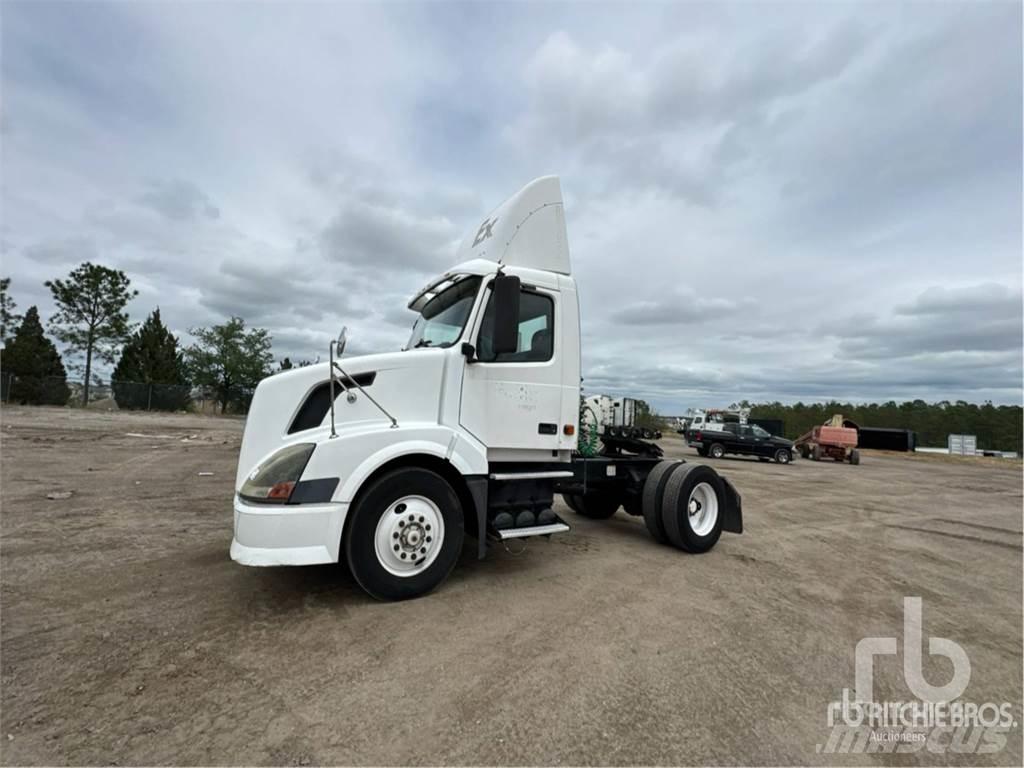 Volvo VNL300 牵引车