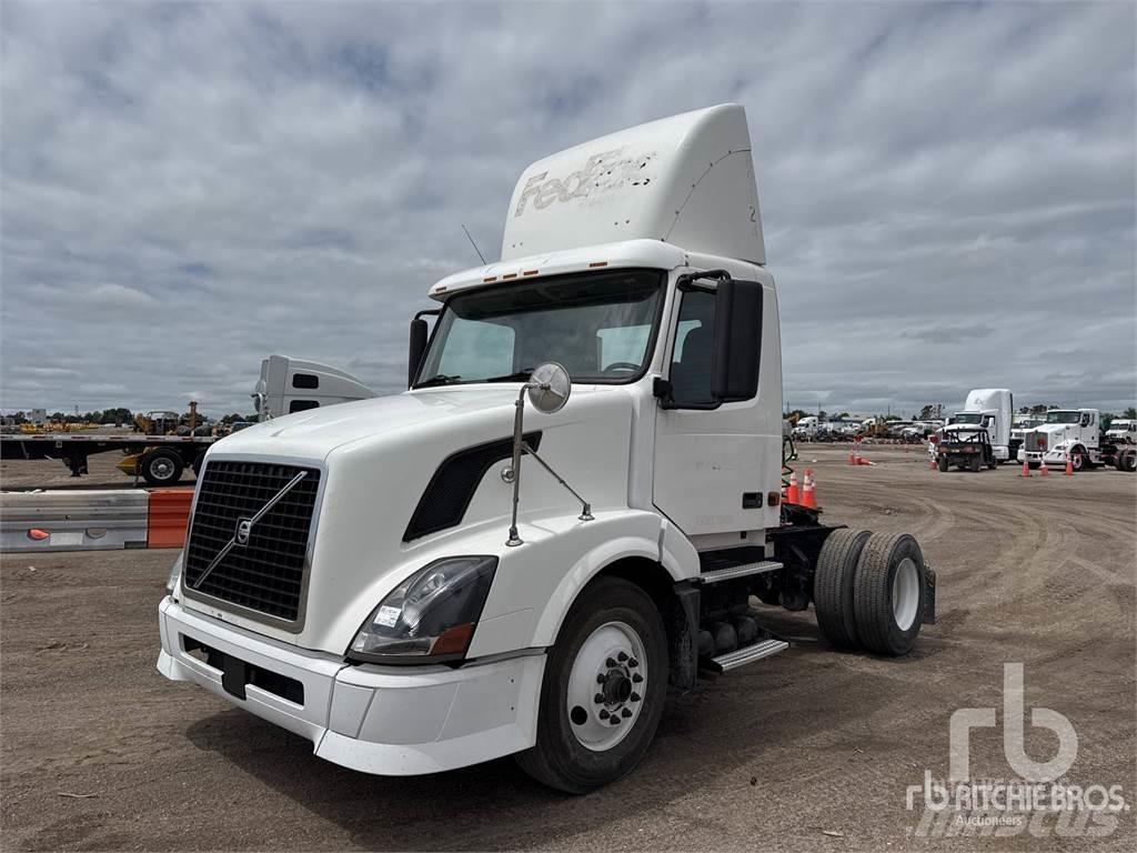 Volvo VNL300 牵引车