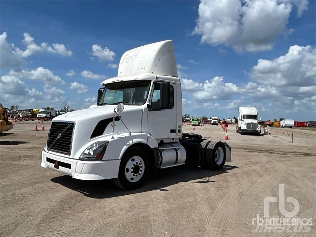 Volvo VNL300 牵引车