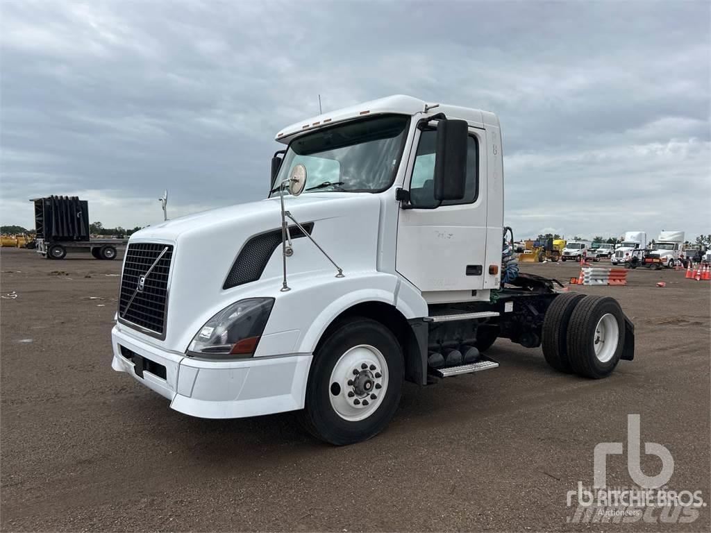 Volvo VNL300 牵引车