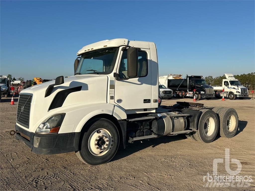 Volvo VNL300 牵引车
