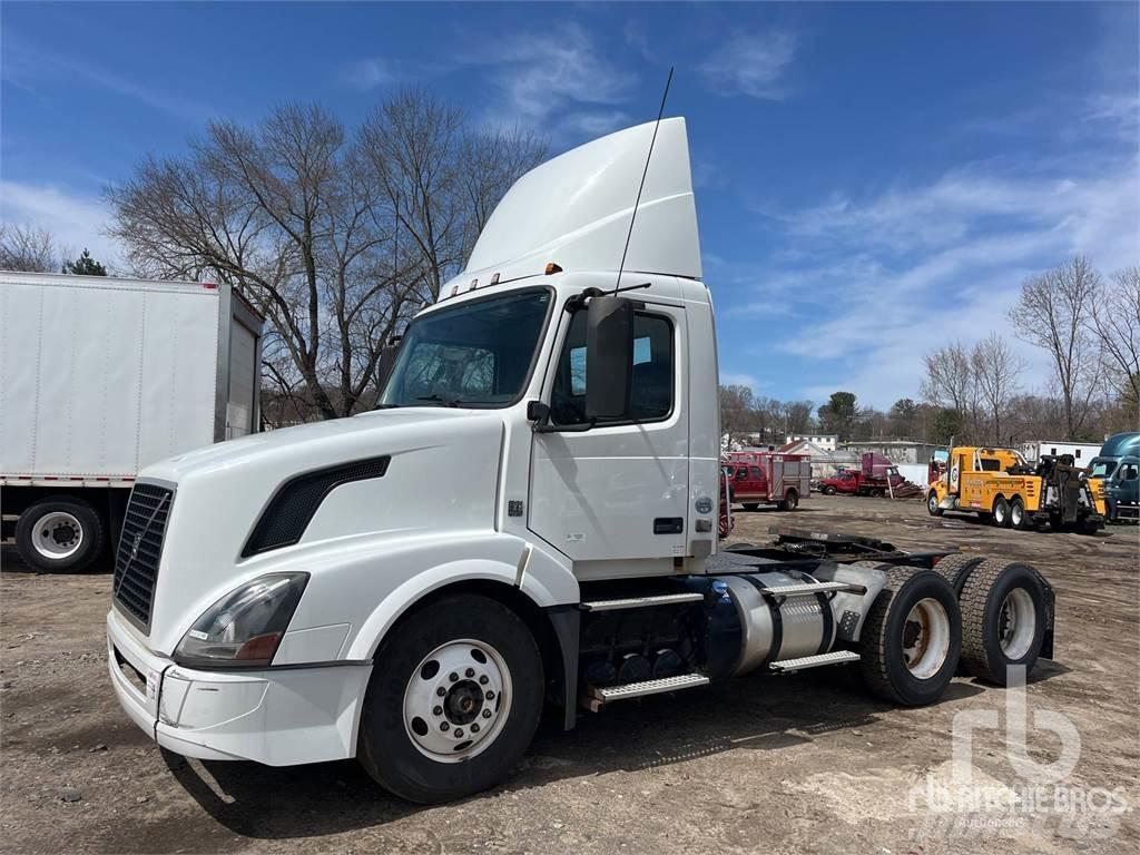 Volvo VNL300 牵引车