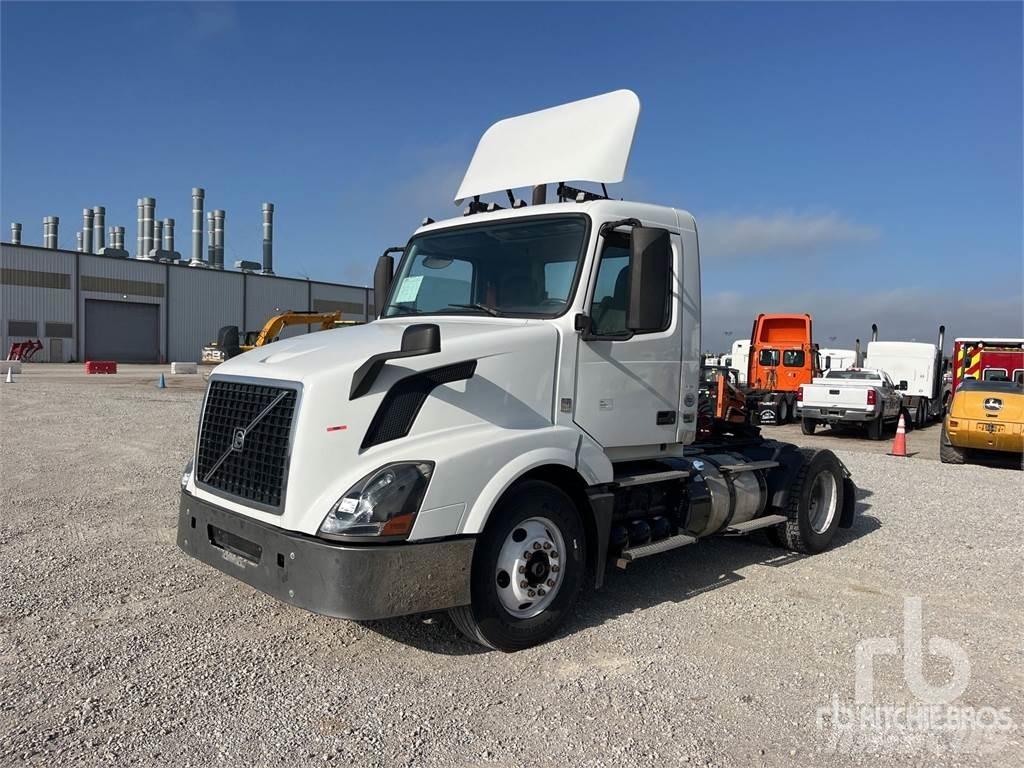 Volvo VNL300 牵引车