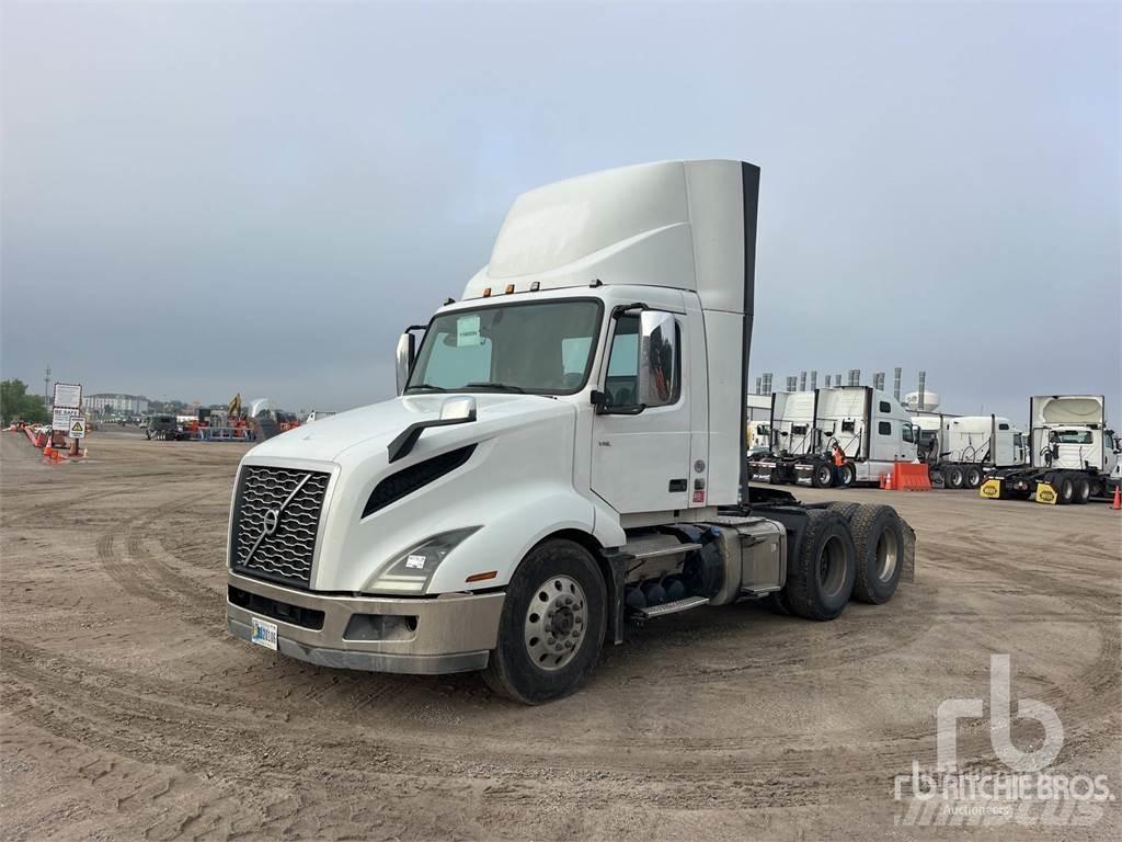 Volvo VNL300 牵引车