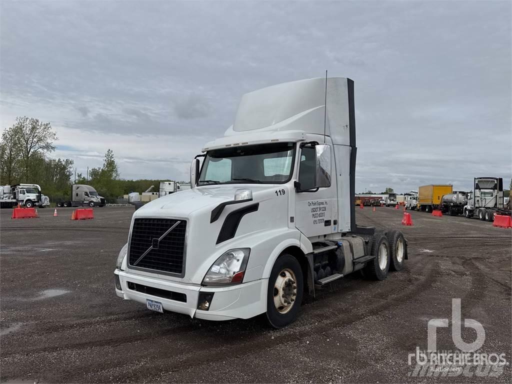 Volvo VNL300 牵引车