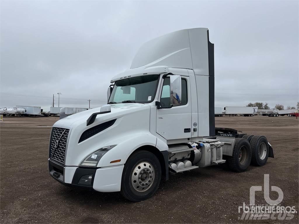 Volvo VNL62T300 牵引车