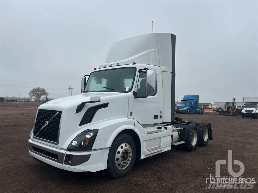 Volvo VNL64 牵引车