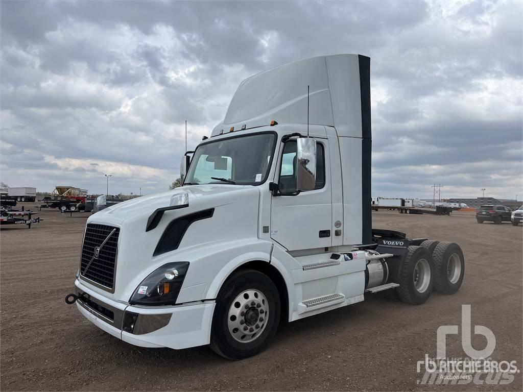 Volvo VNL64 牵引车
