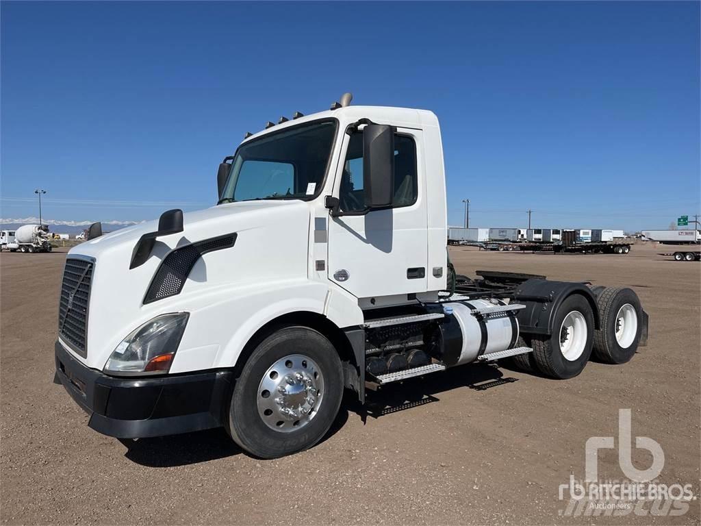 Volvo VNL64300 牵引车