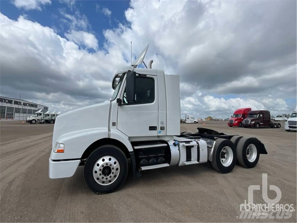 Volvo VNM200 牵引车