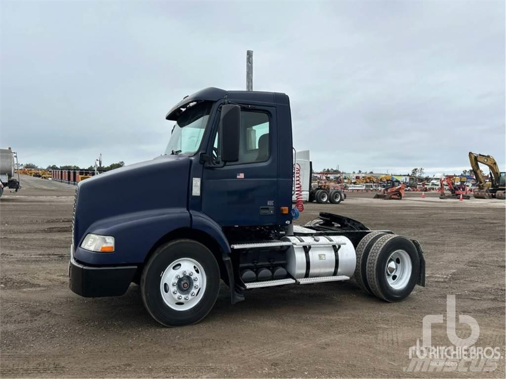 Volvo VNM200 牵引车