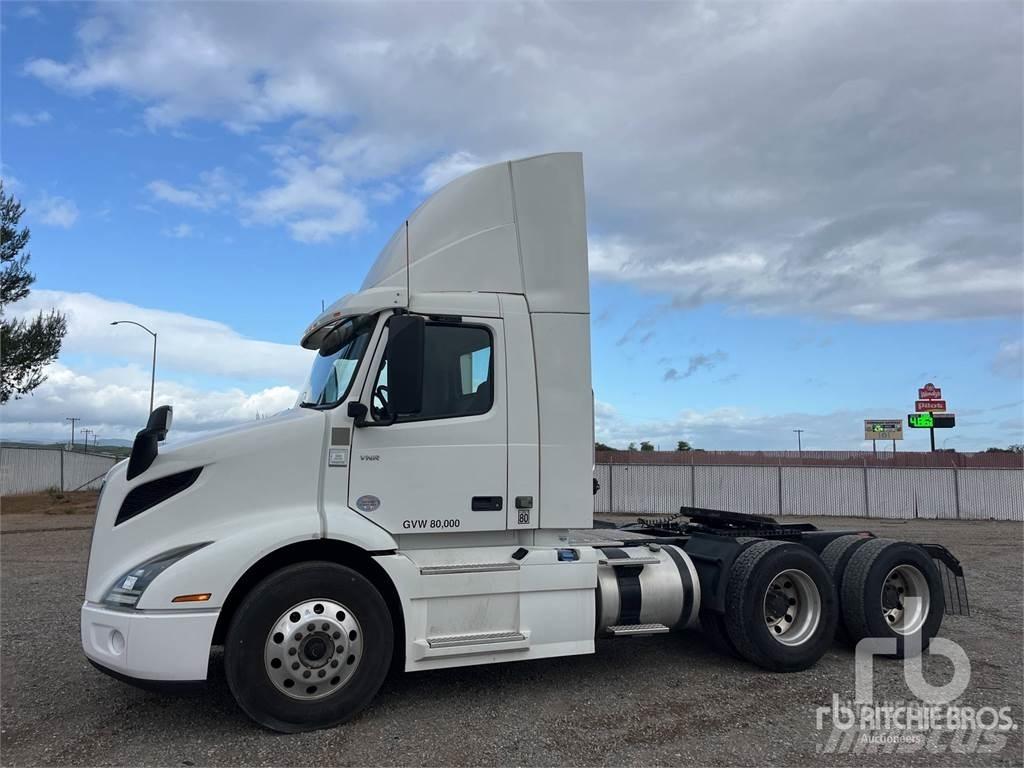 Volvo VNR64300 牵引车