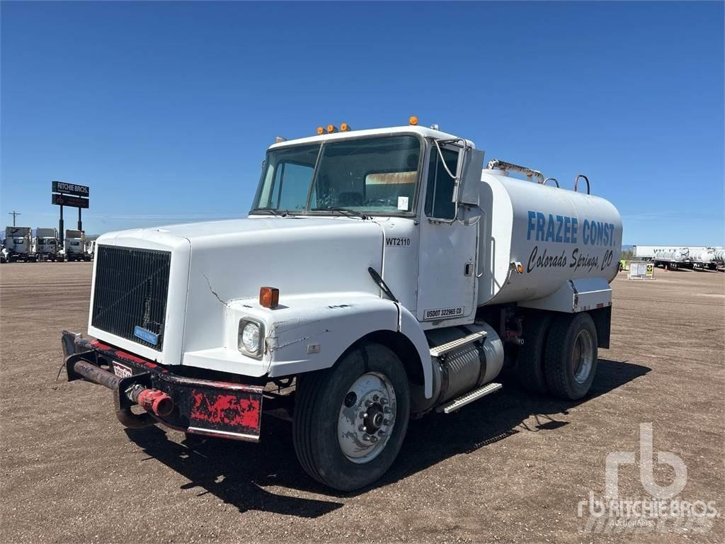 White WG42T 水罐车