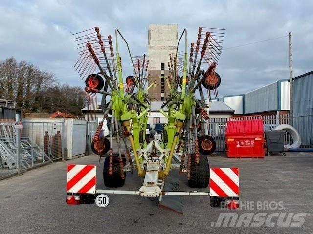CLAAS 3500L 犁耙和摊草机