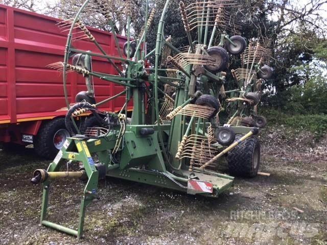 Krone 1400+ 犁耙和摊草机
