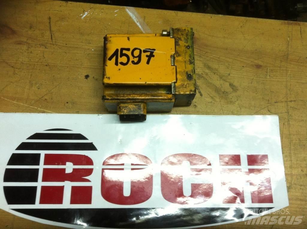 Danfoss 157B4213 12VDC 液压