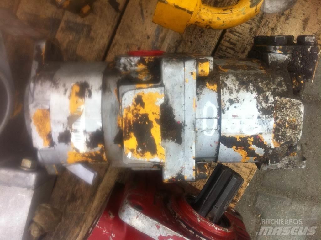 Komatsu D65 液压