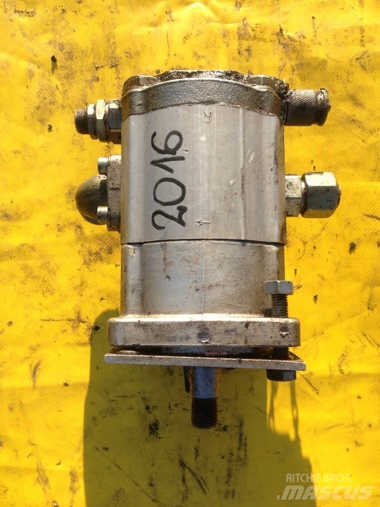 O&K 2460288L 液压