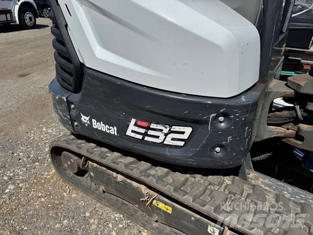 Bobcat E32I 小型挖掘机