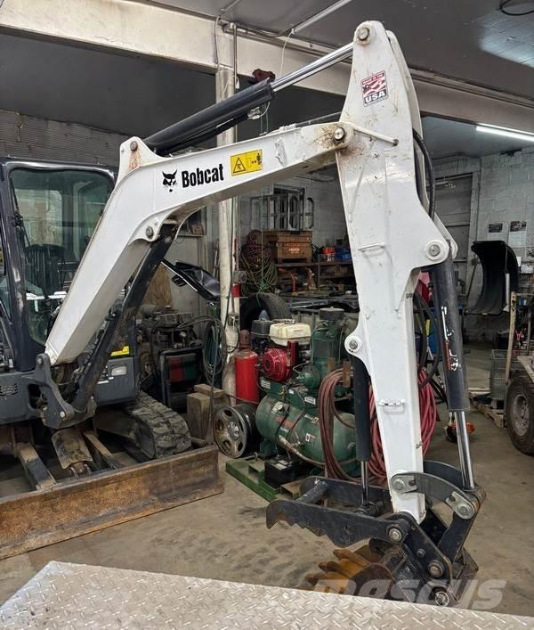 Bobcat E35I 履带挖掘机